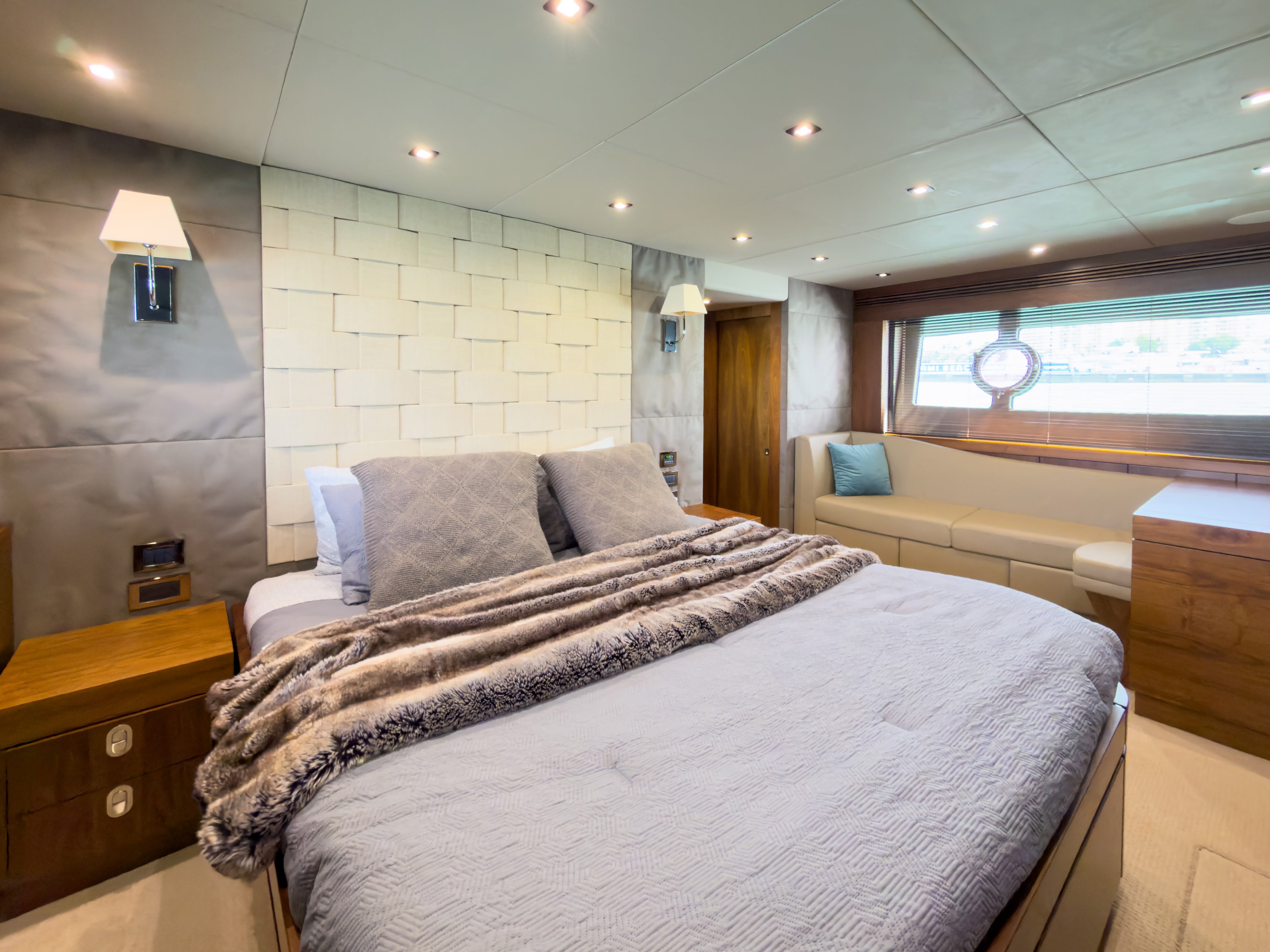 80FT Sunseeker SMU