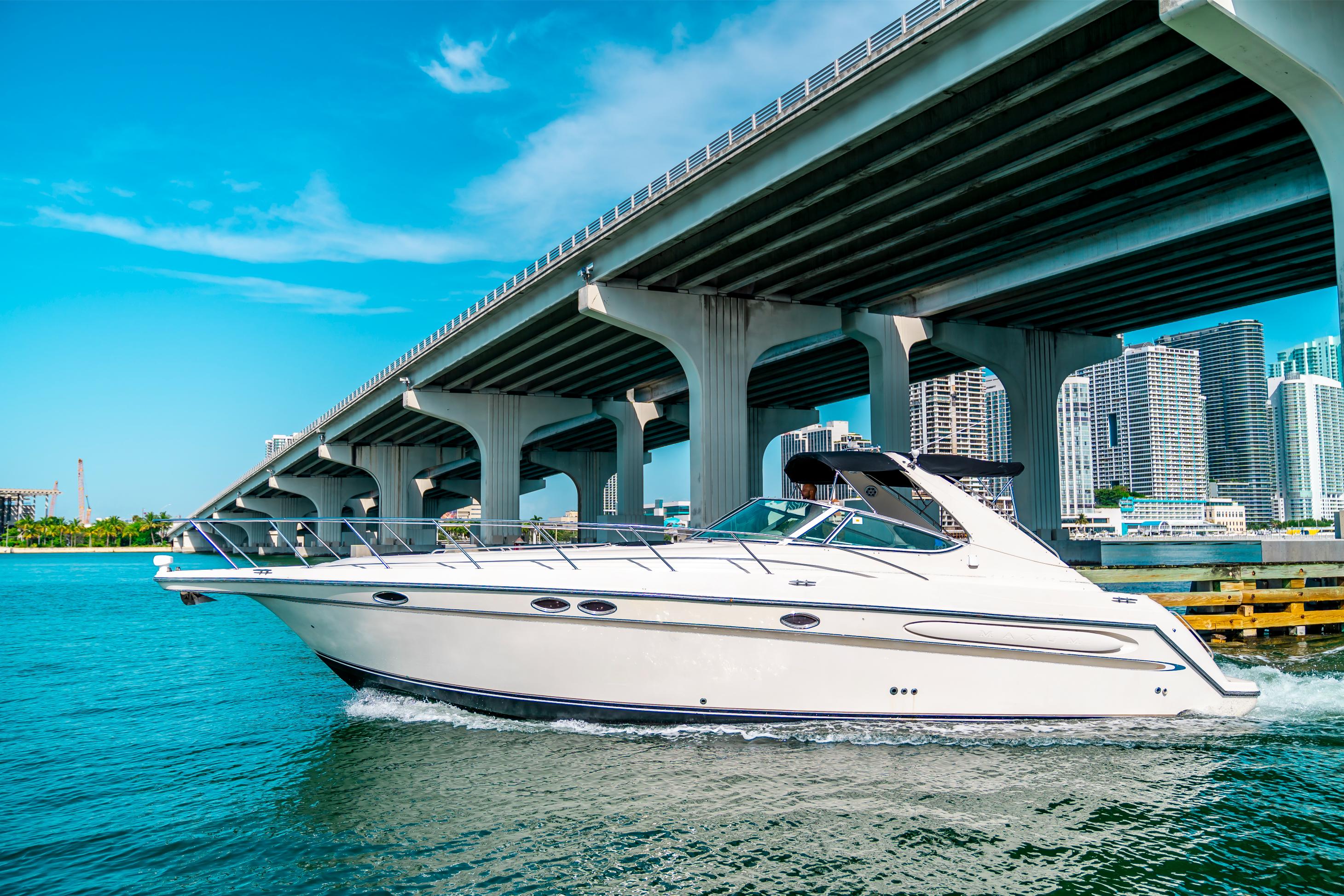 45FT Maxum