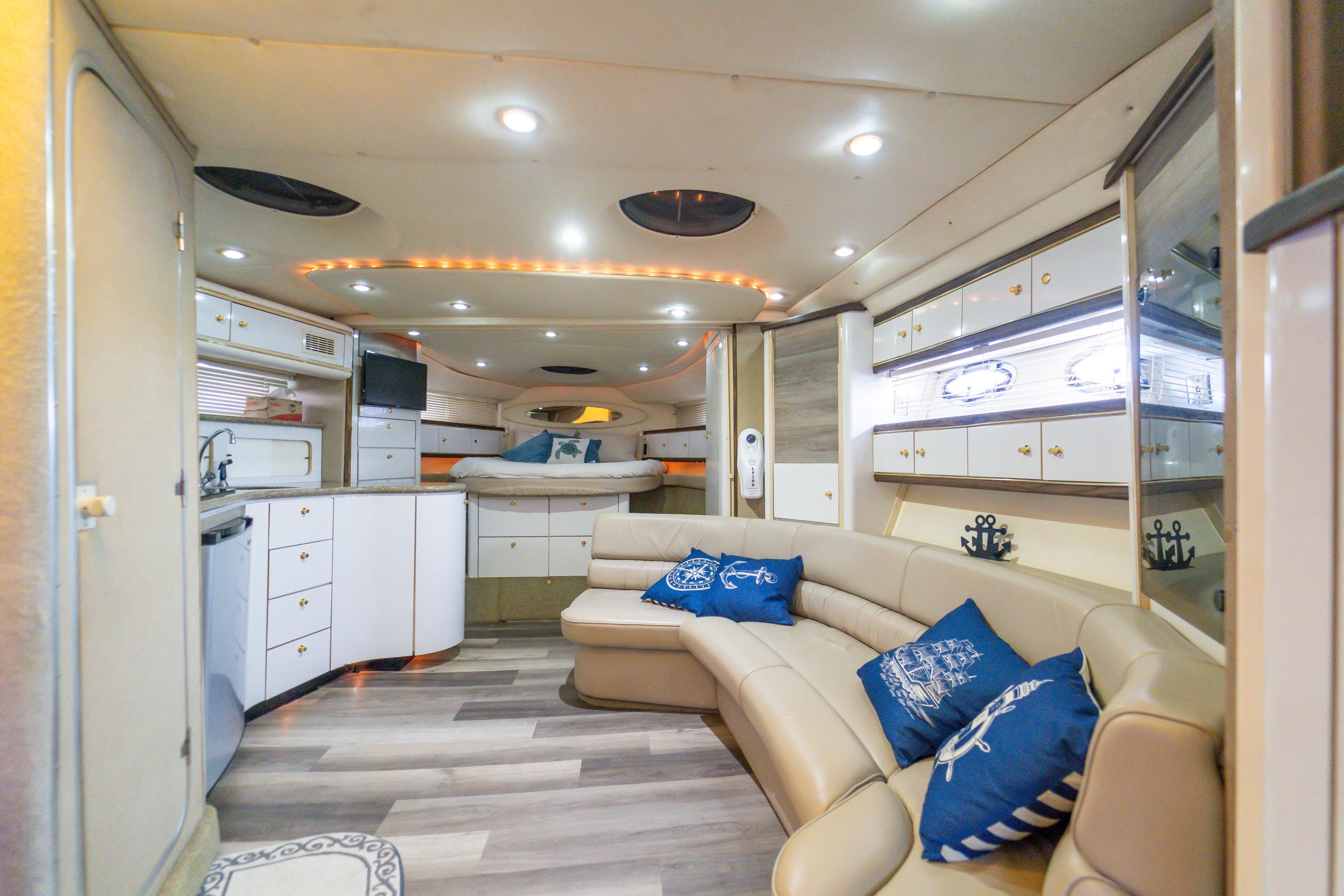 45FT Maxum