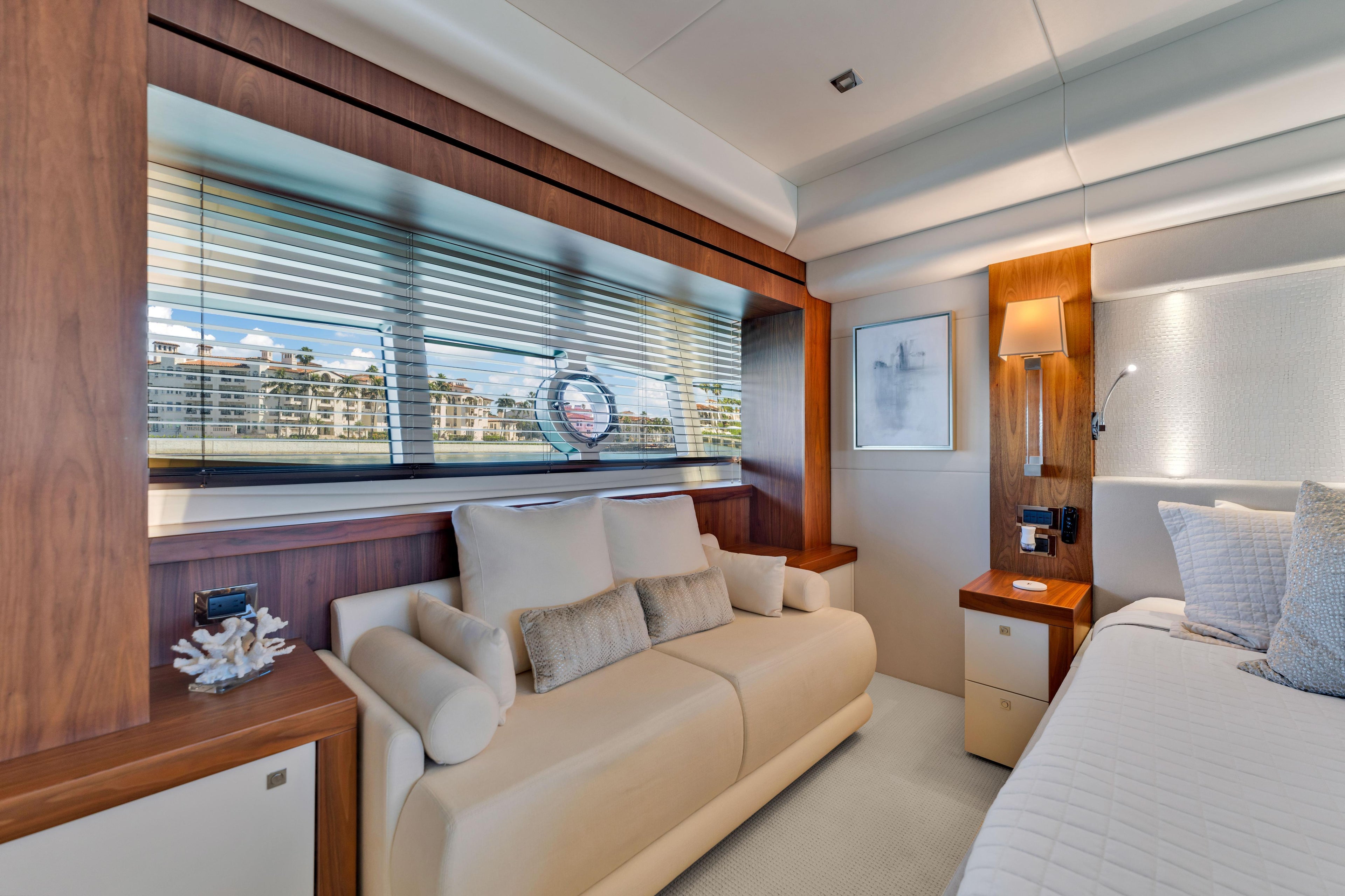 96FT Sunseeker