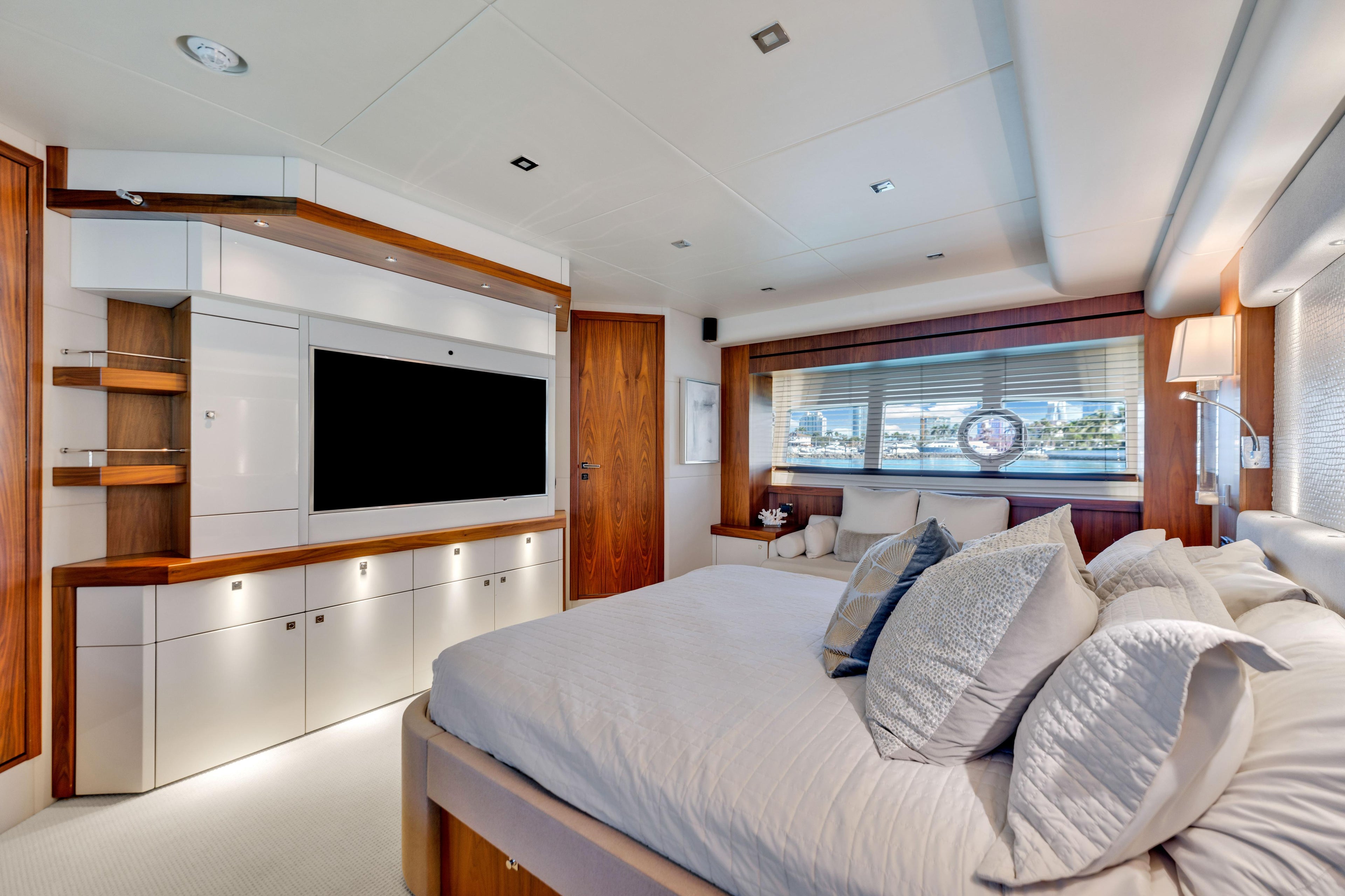 96FT Sunseeker