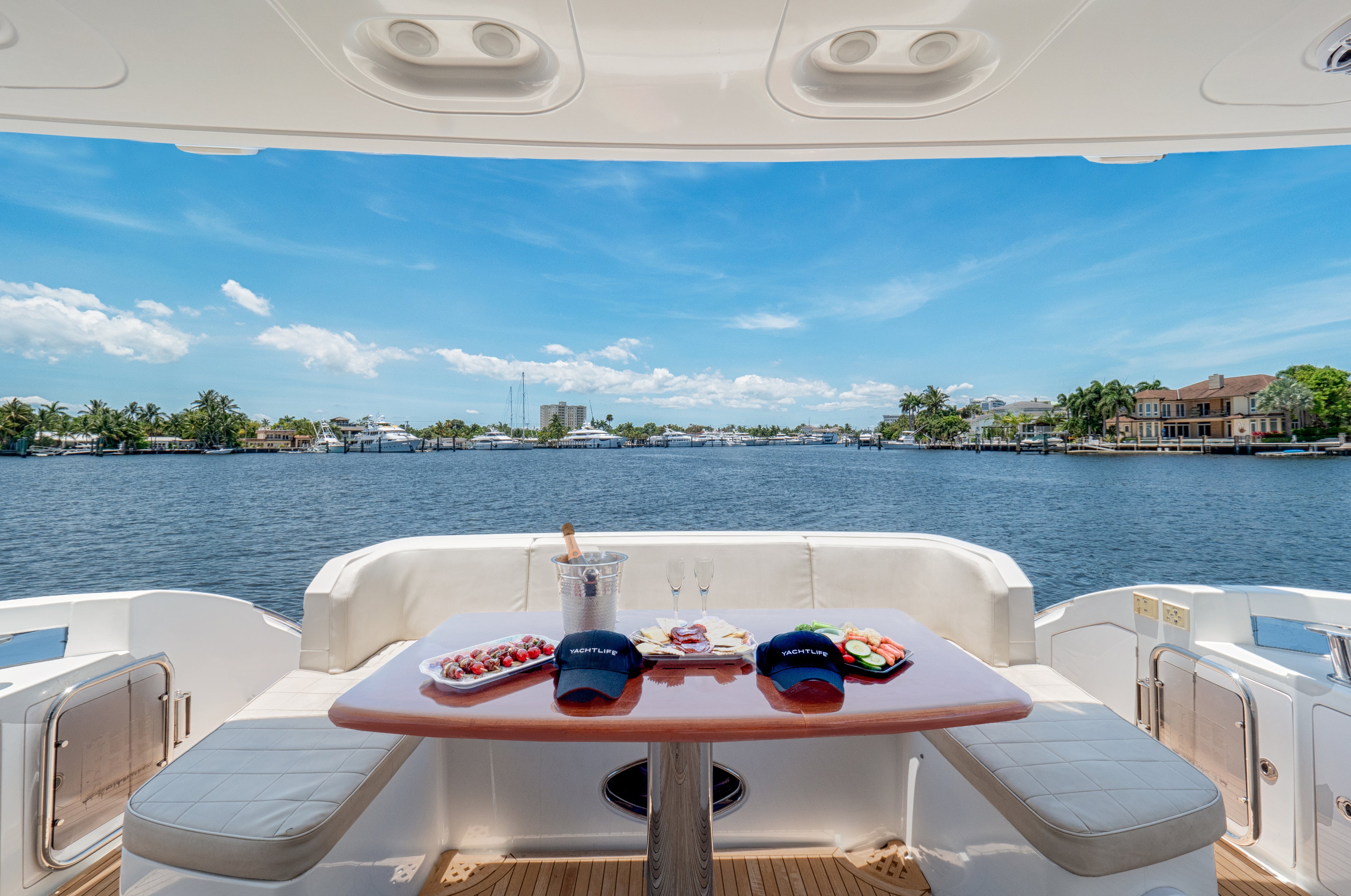 64ft Azimut