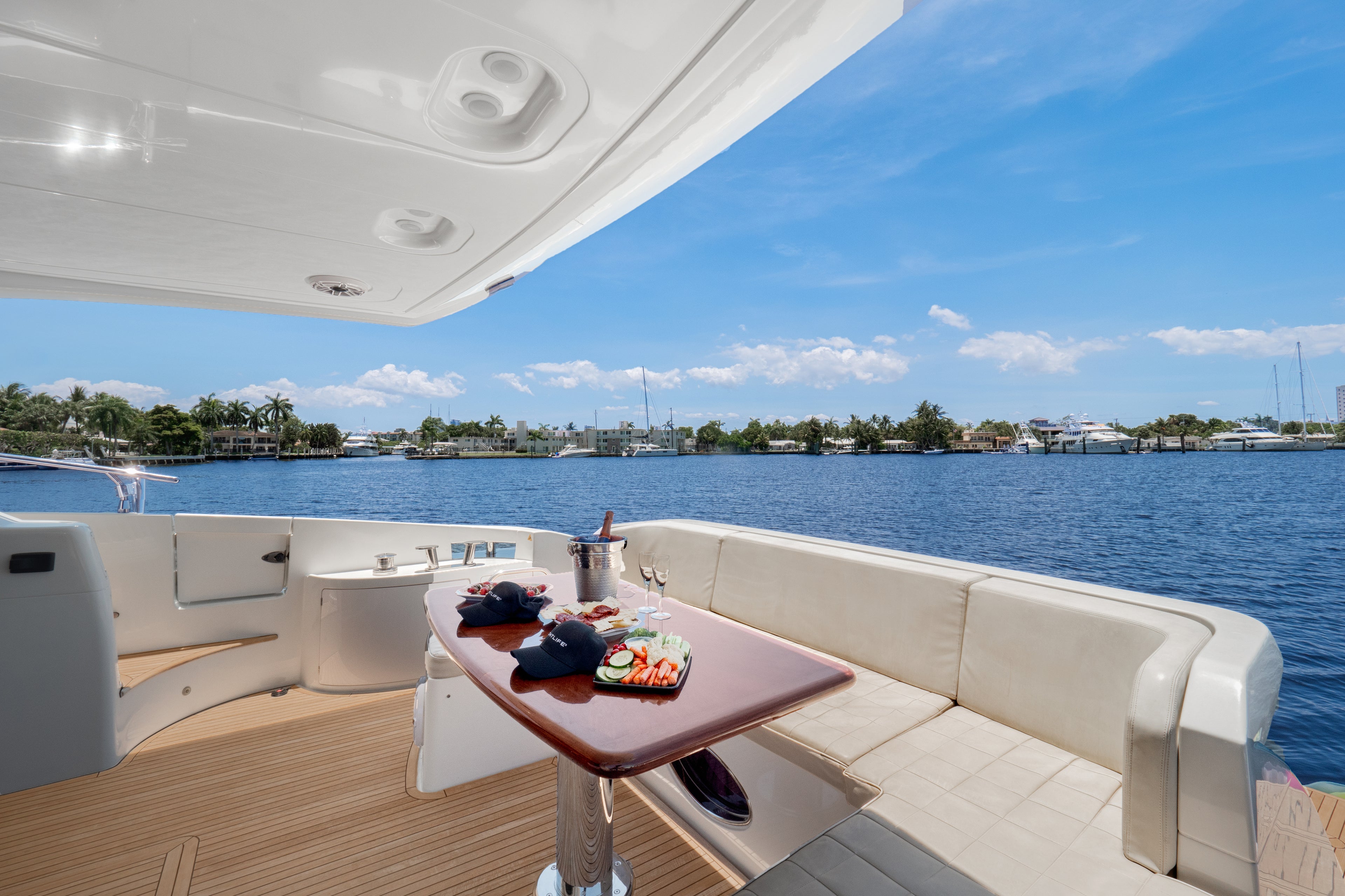 64ft Azimut