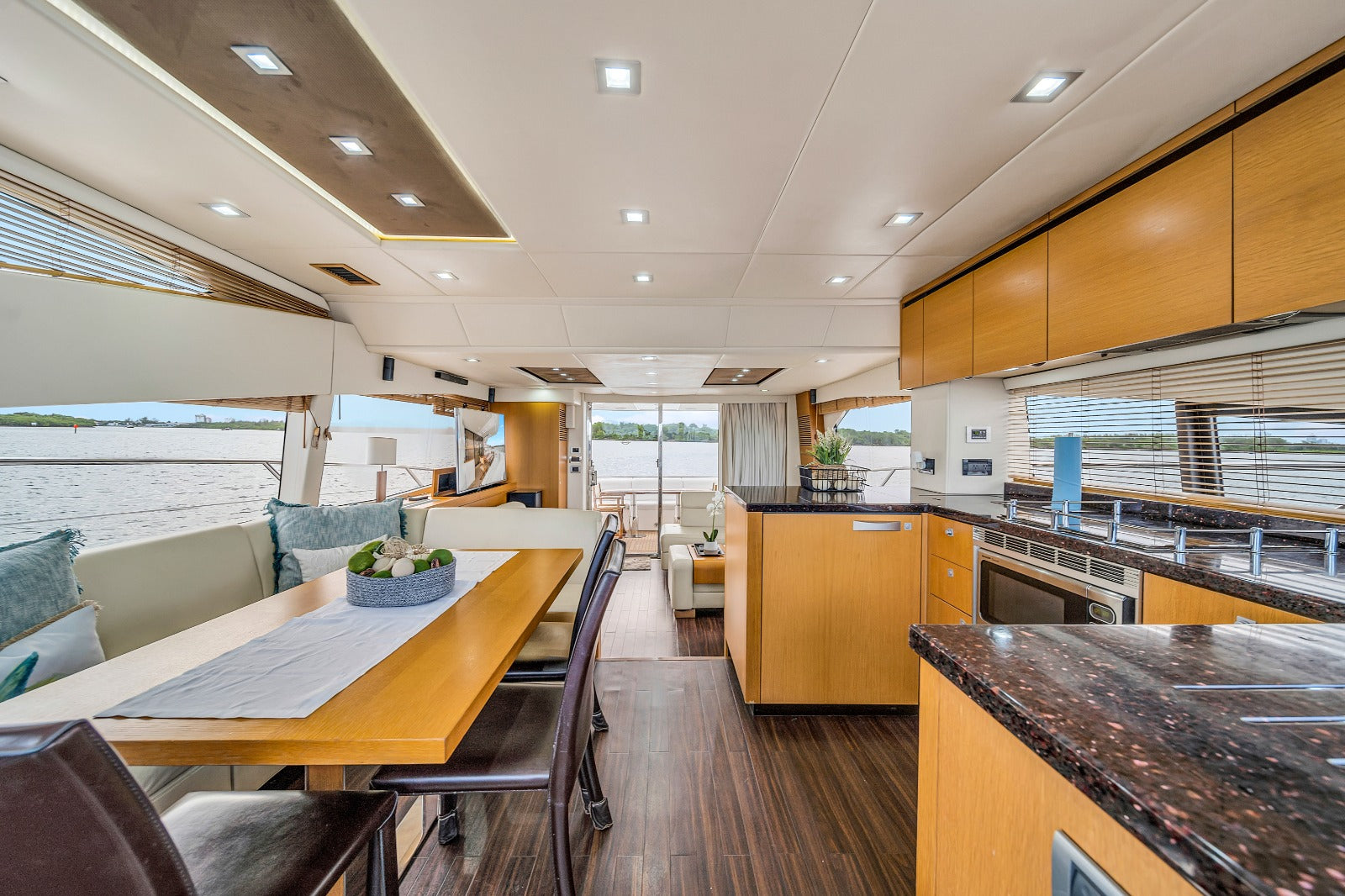 70FT Sunseeker