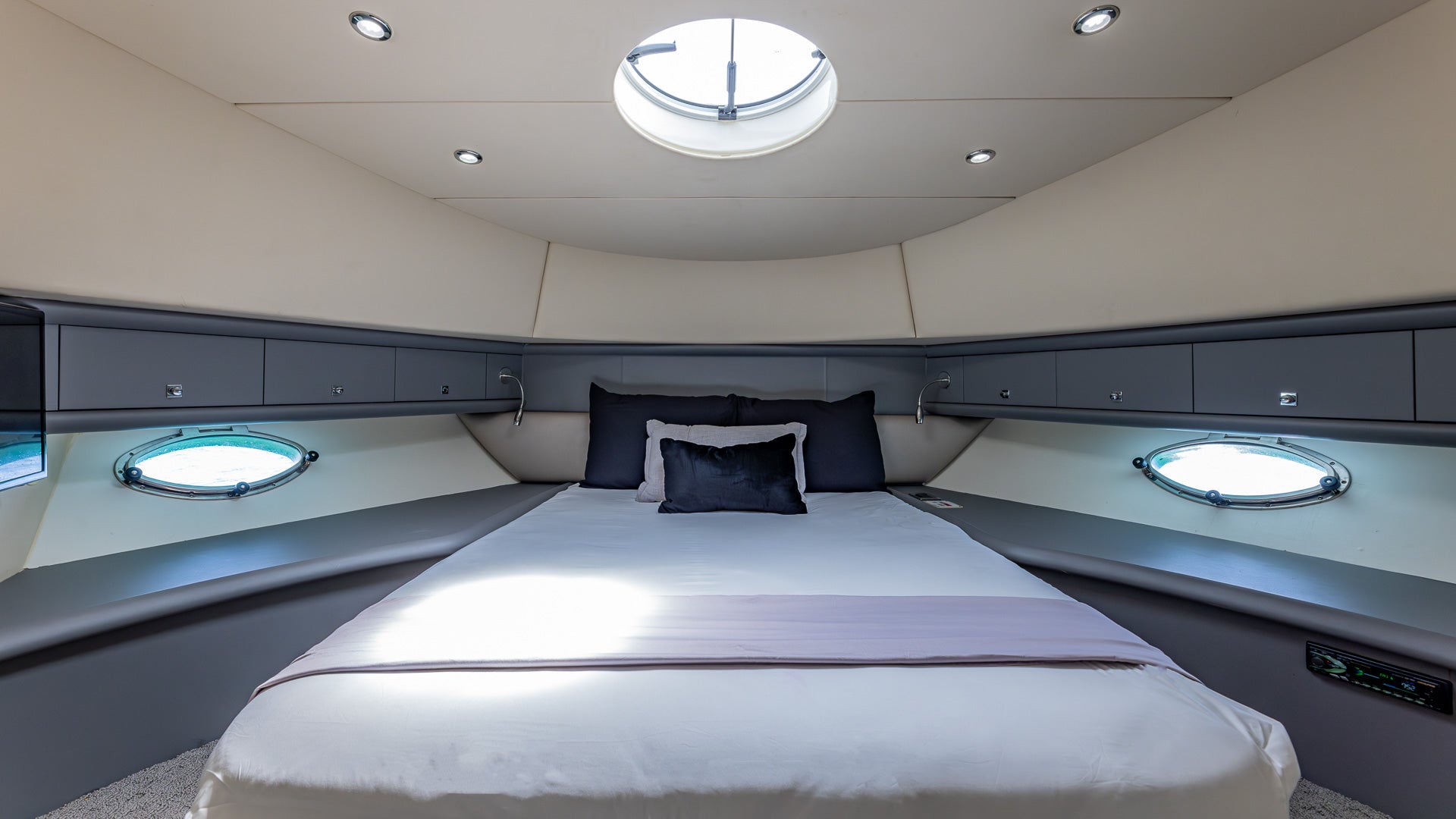 80FT Sunseeker