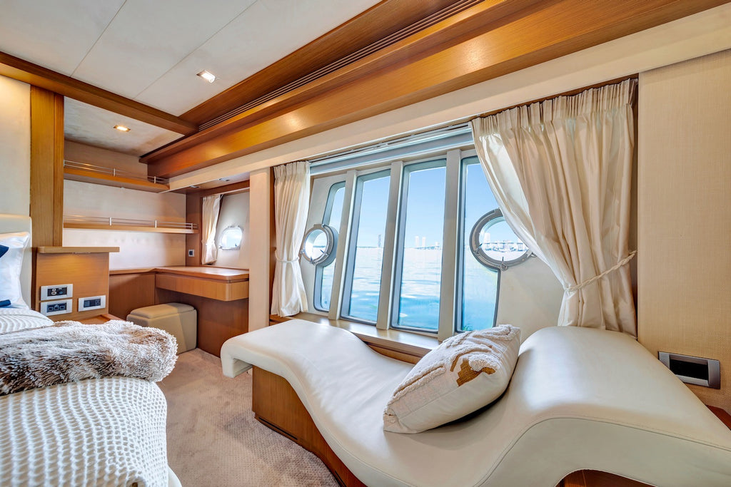 85FT Ferretti "Destiny"