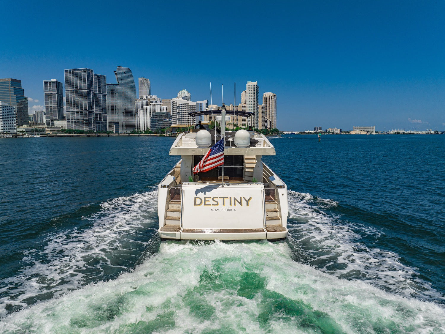 85FT Ferretti "Destiny"