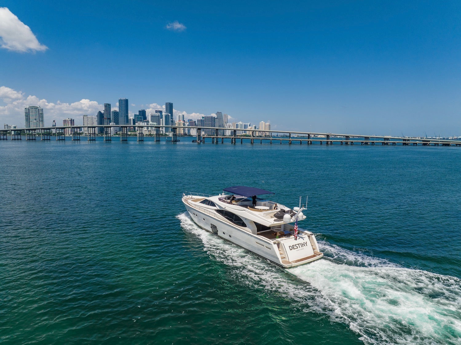 85FT Ferretti "Destiny"