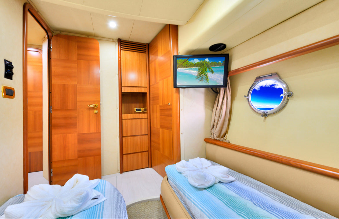 70FT Azimut DV
