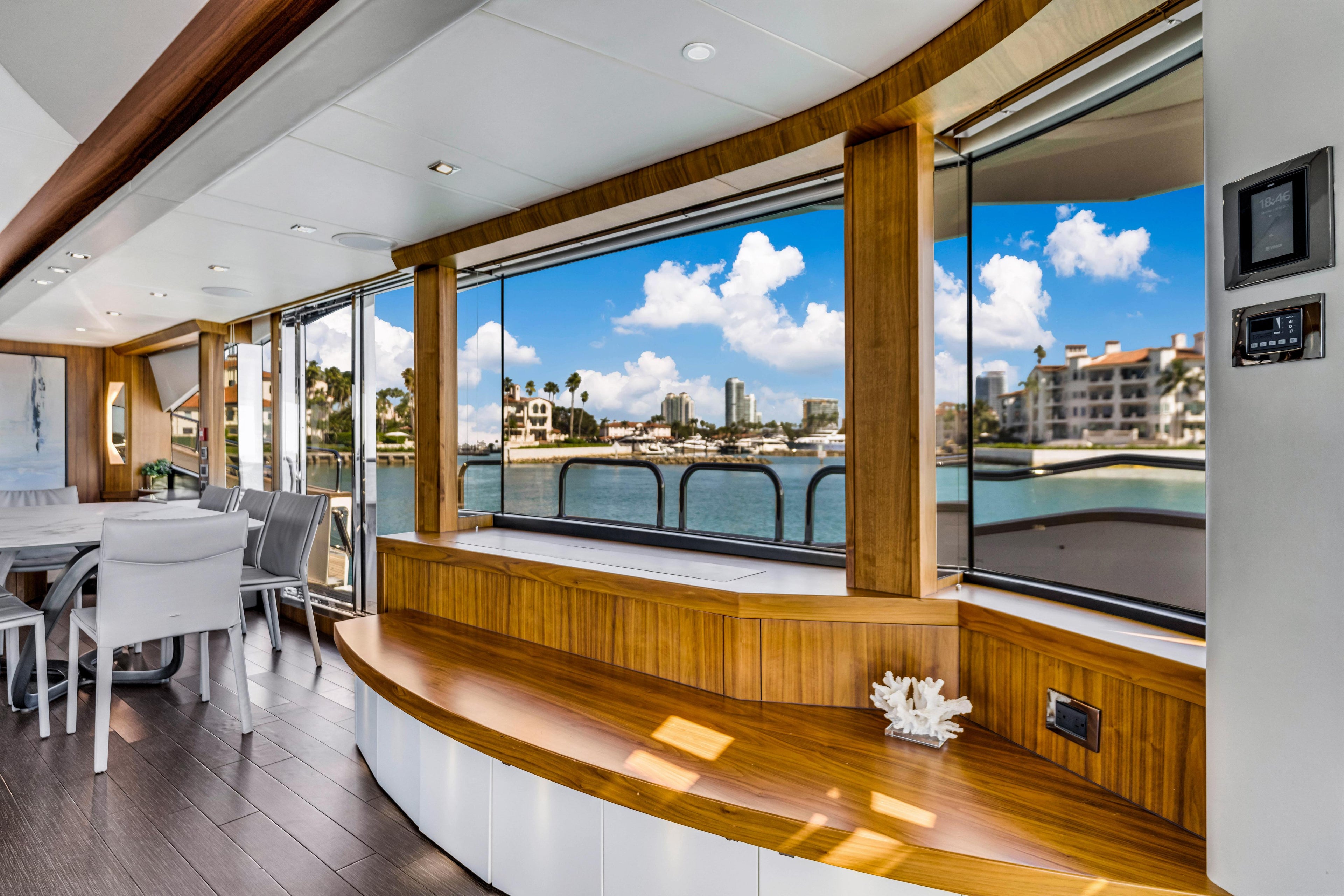 96FT Sunseeker
