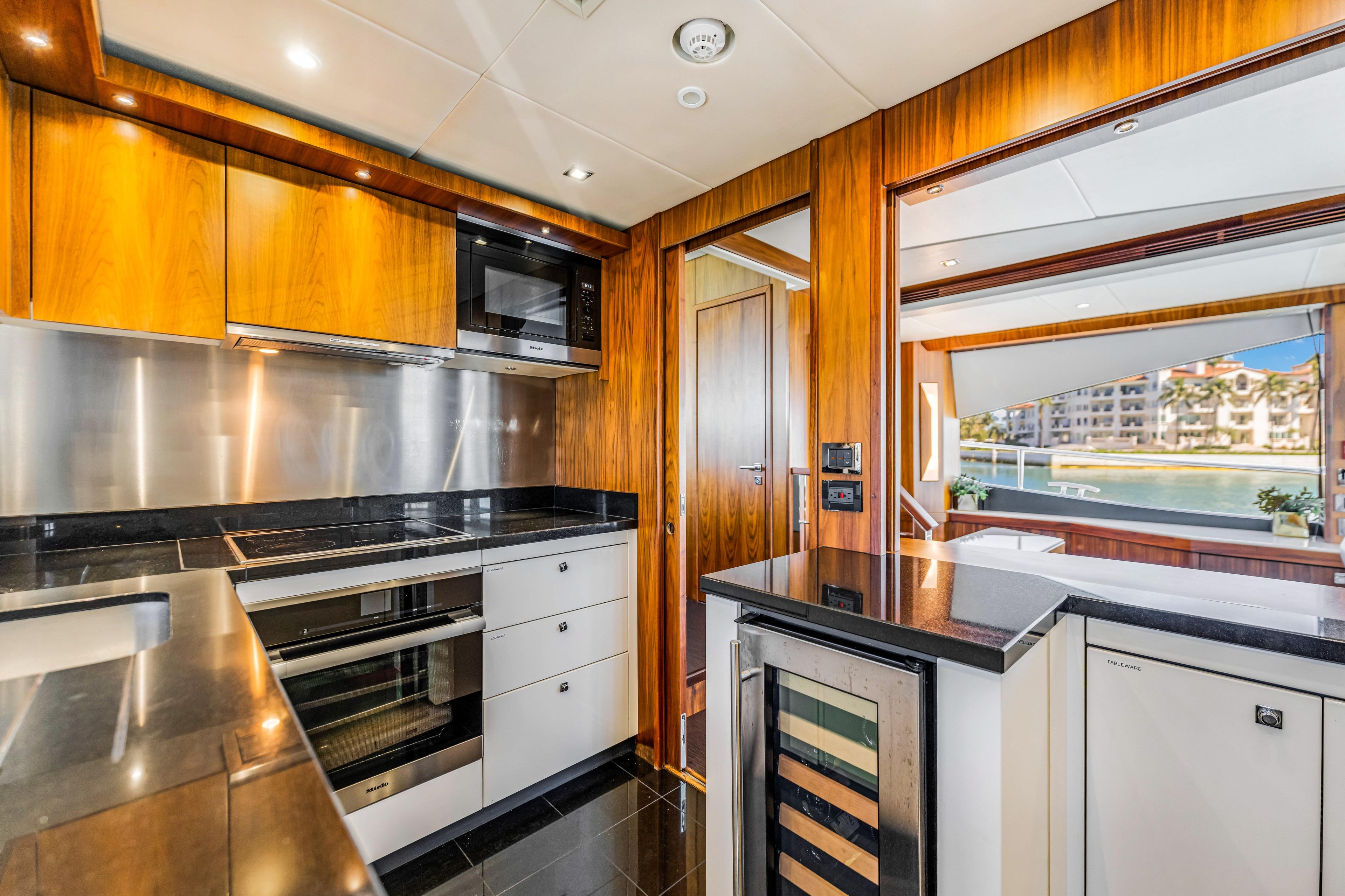 96FT Sunseeker