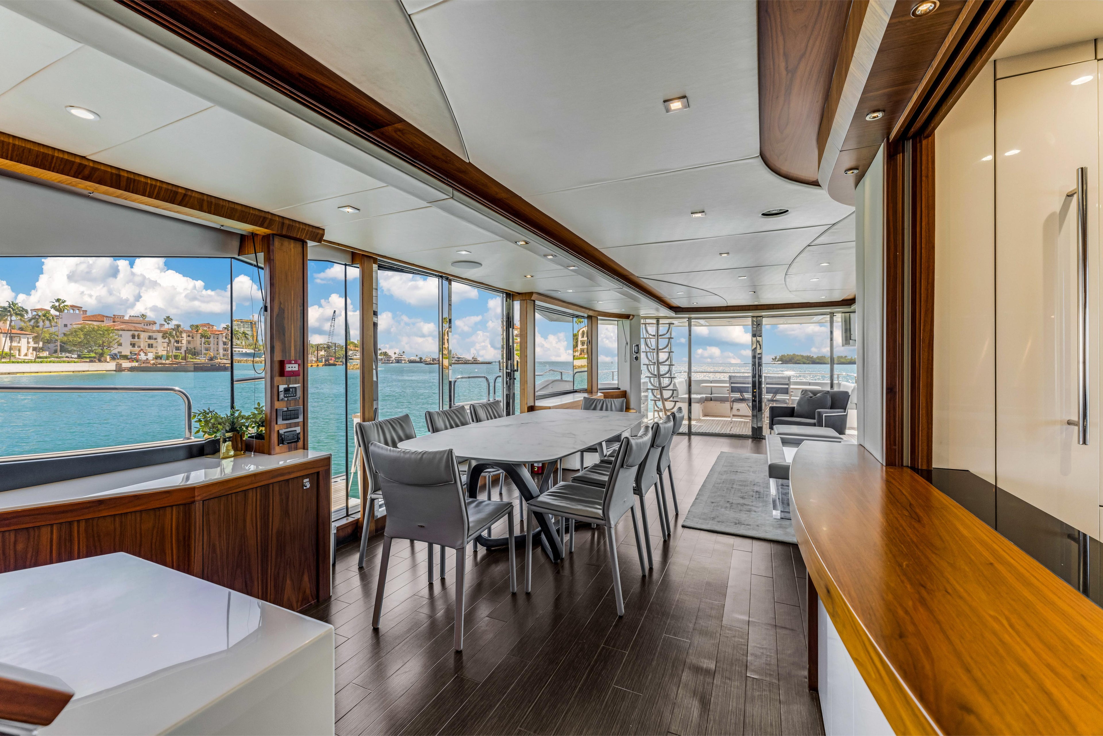 96FT Sunseeker