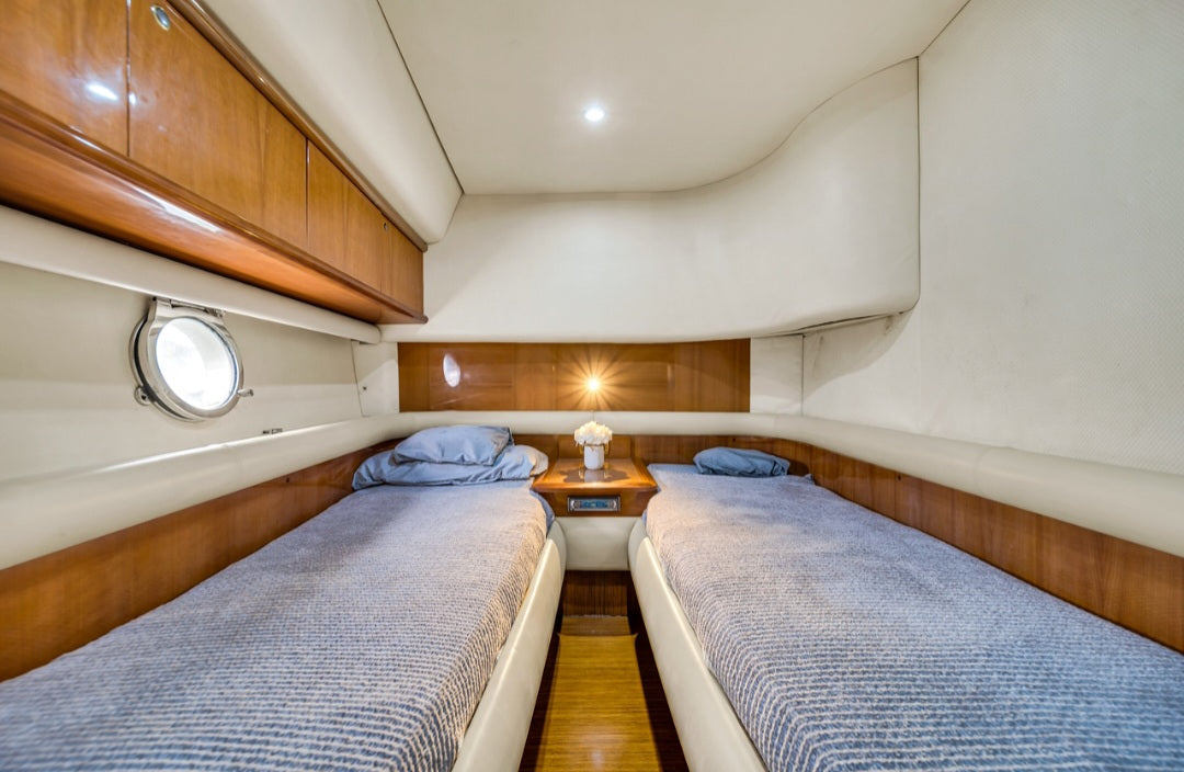 65ft Azimut DV