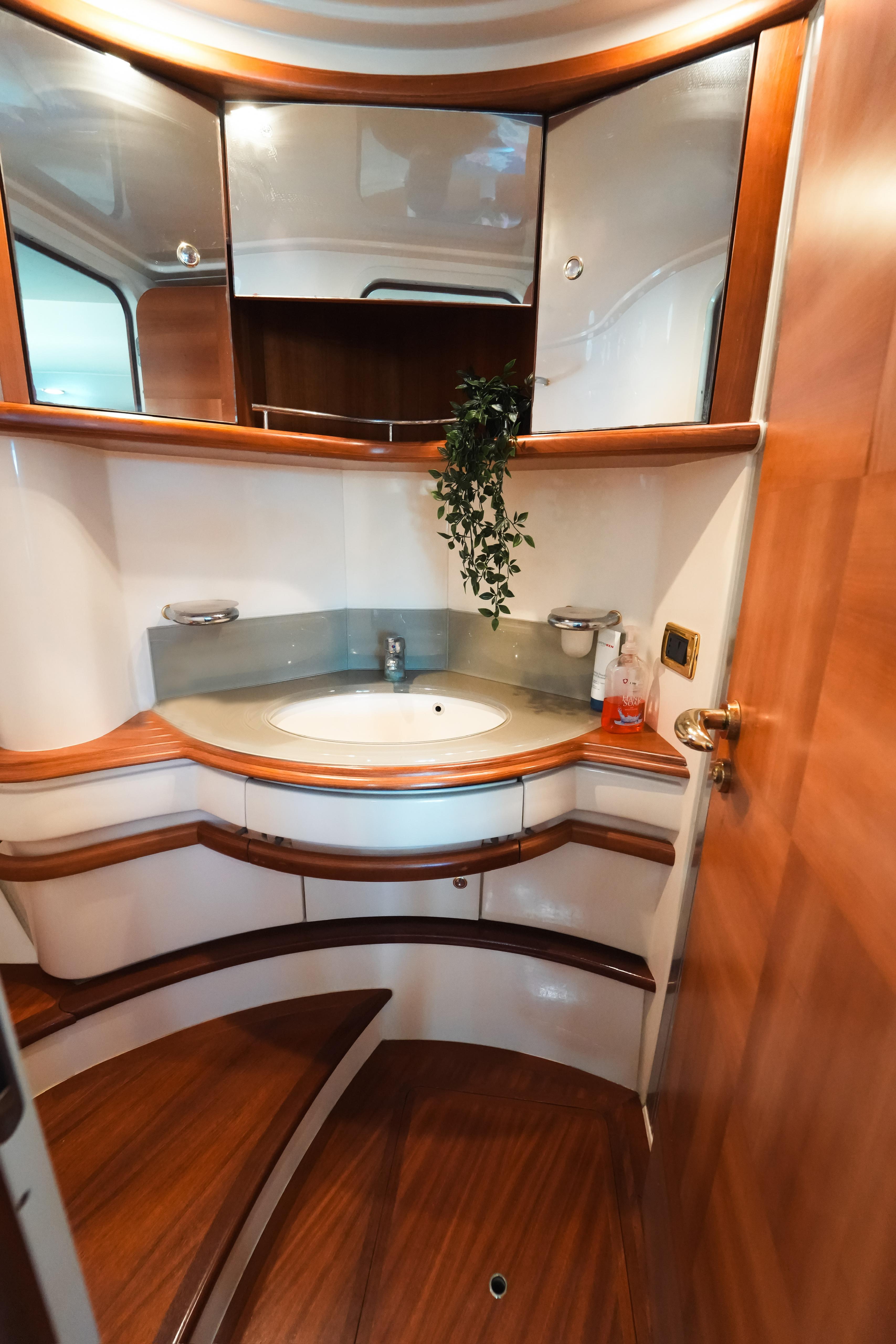 65ft Azimut A