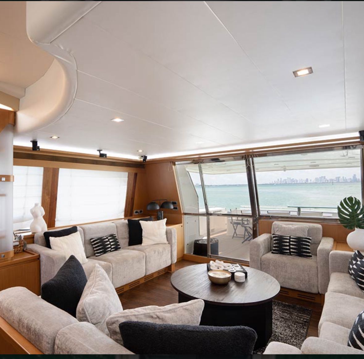 85FT Ferreti