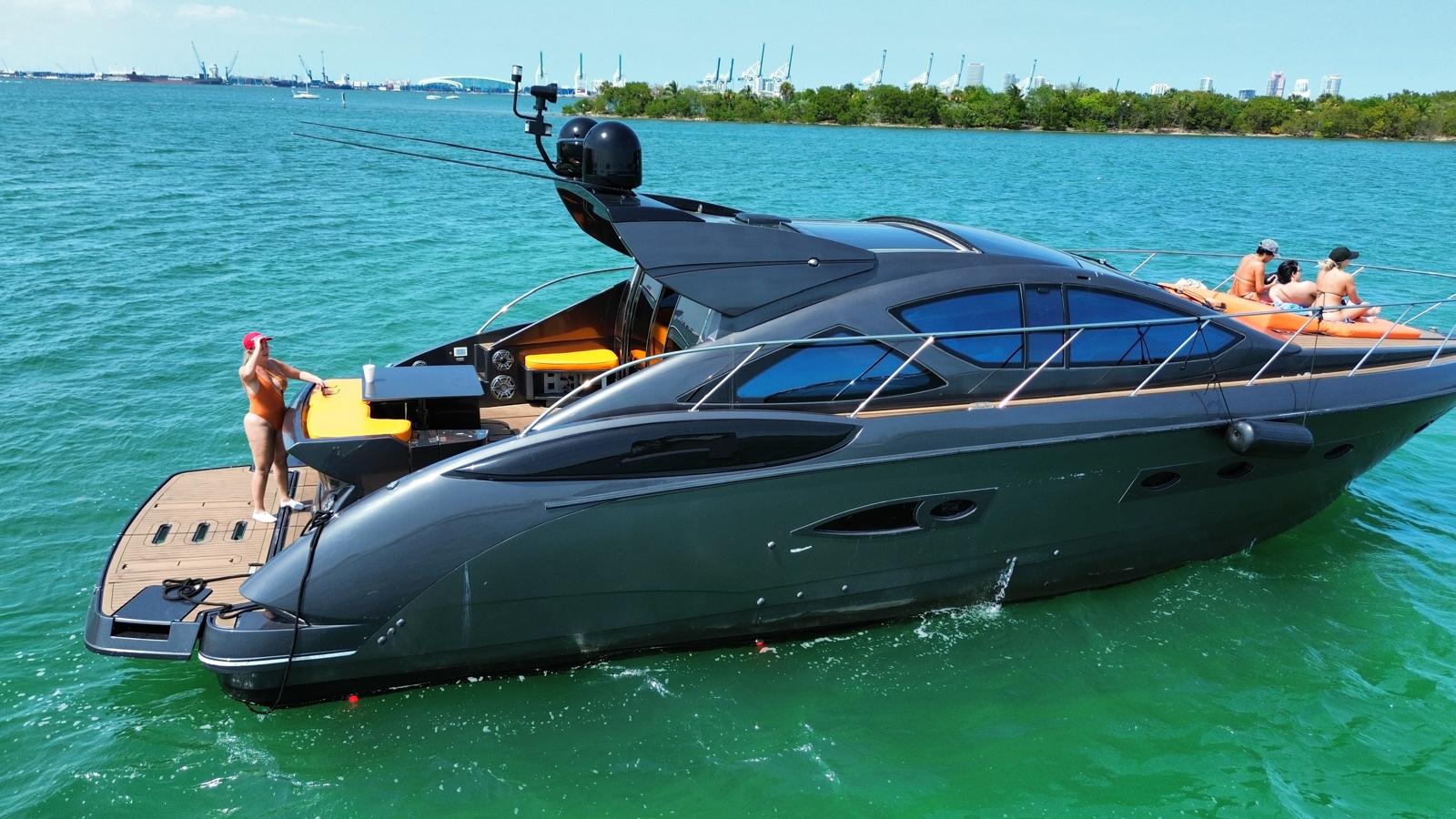 60 FT Azimut Black