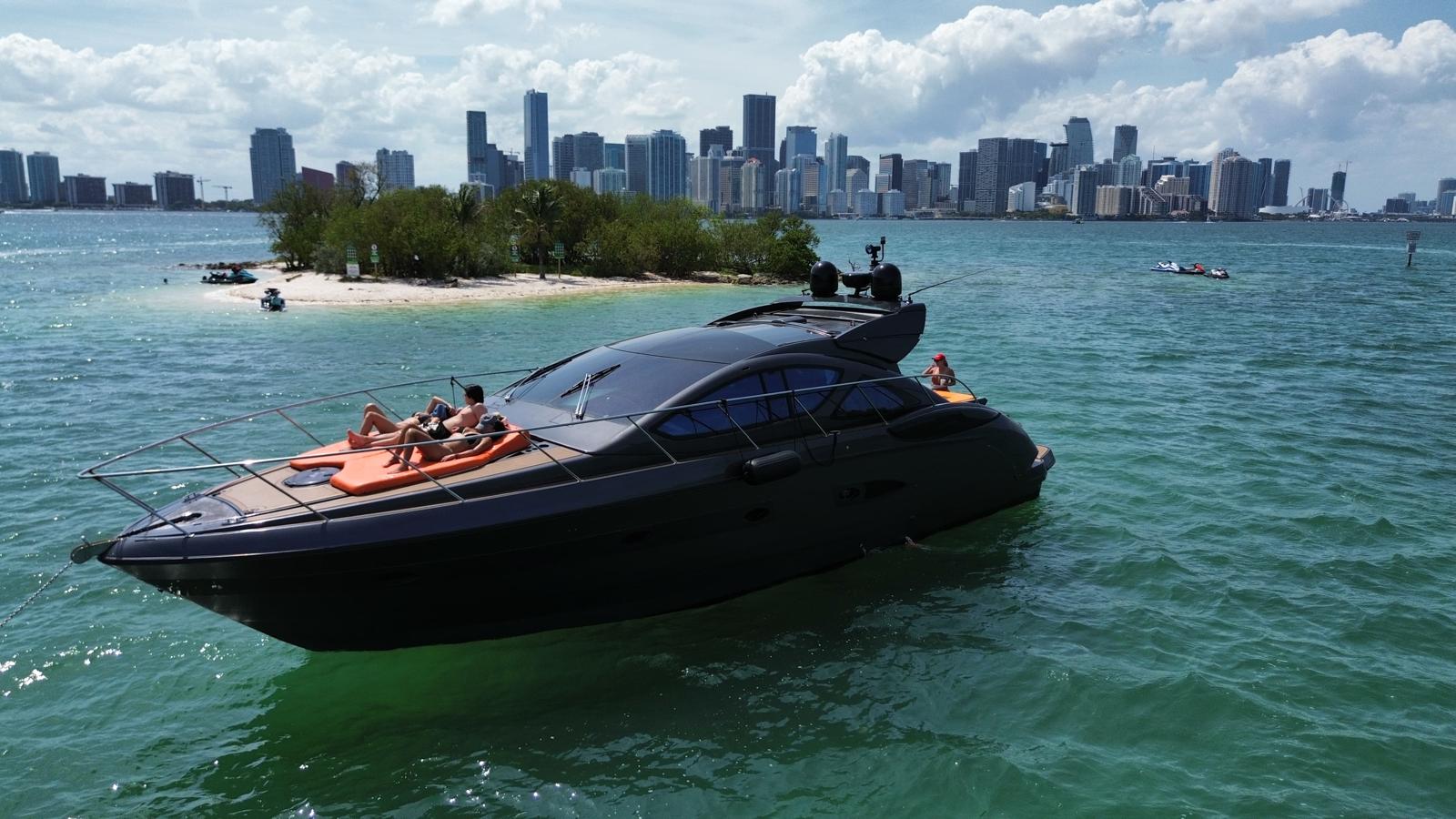 60 FT Azimut Black