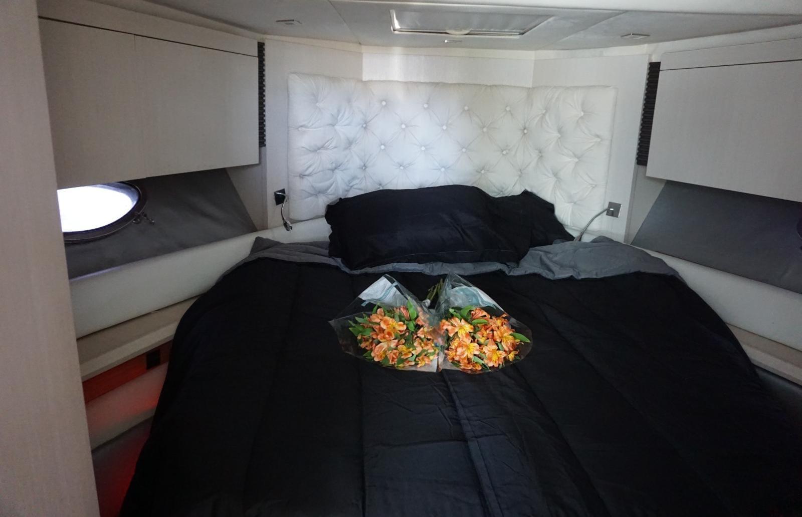 60 FT Azimut Black