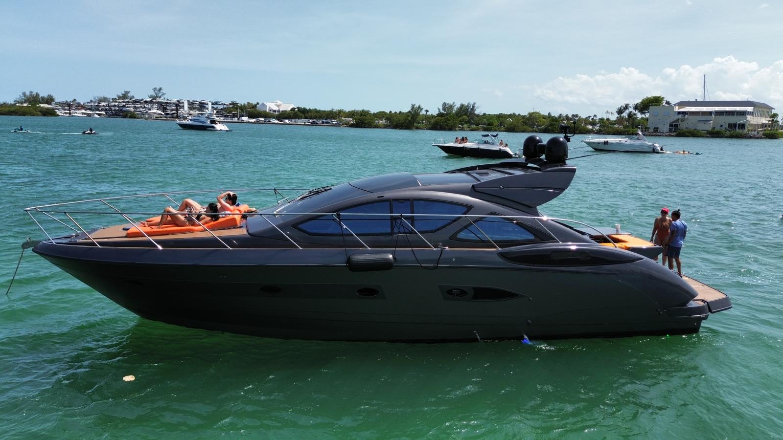 60 FT Azimut Black