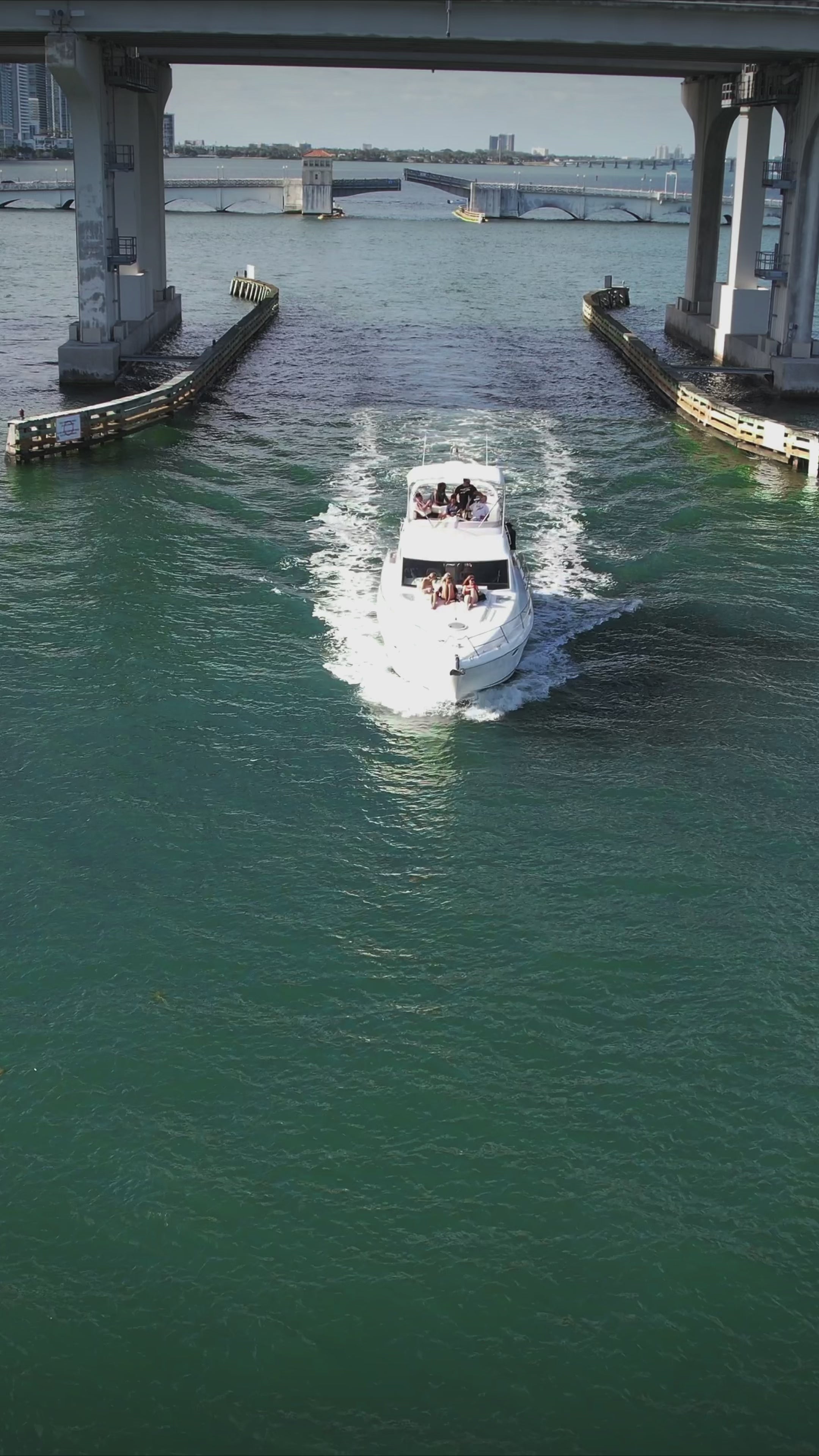 55FT Flybridge