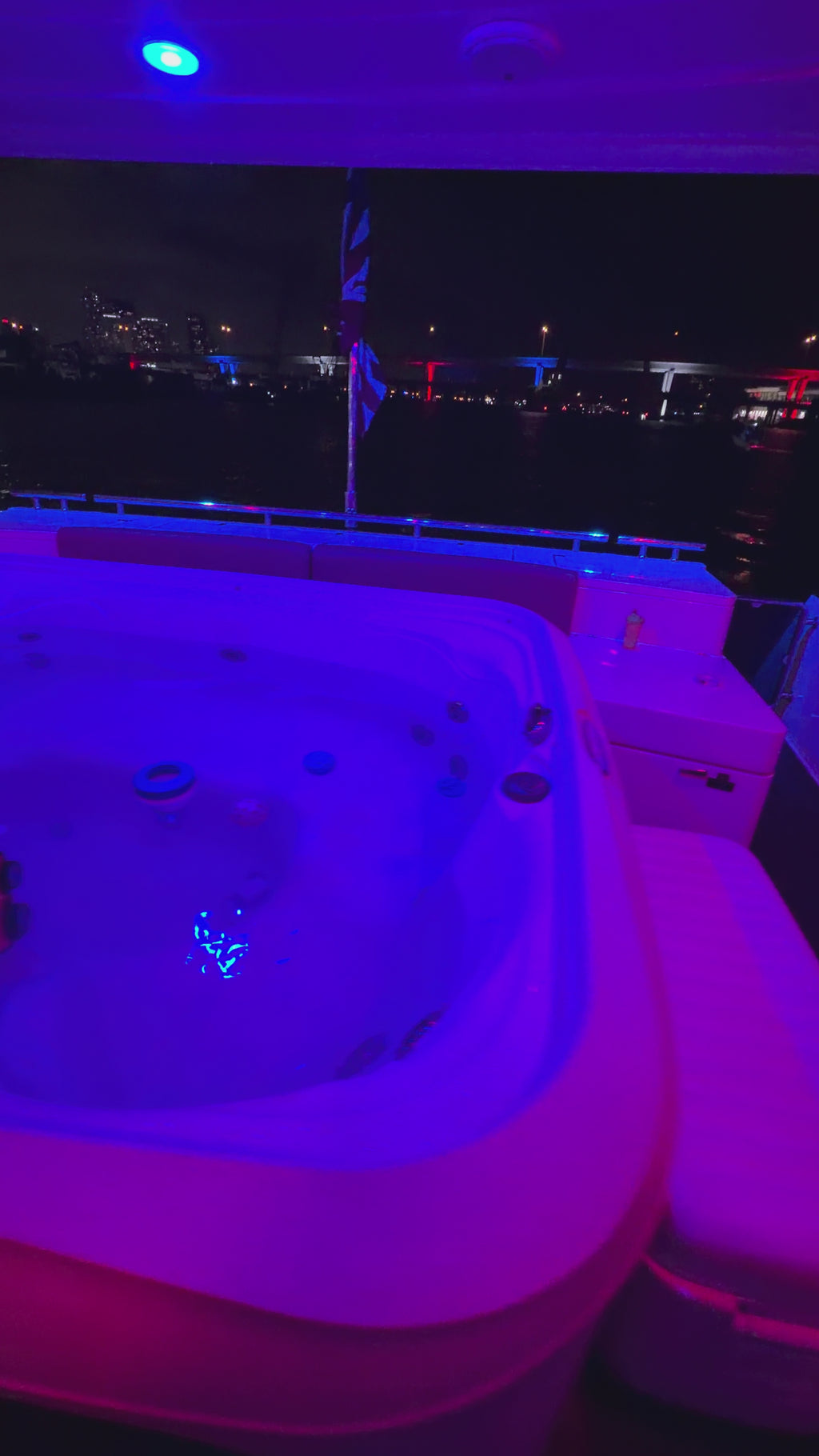 85FT Ferretti "Destiny"