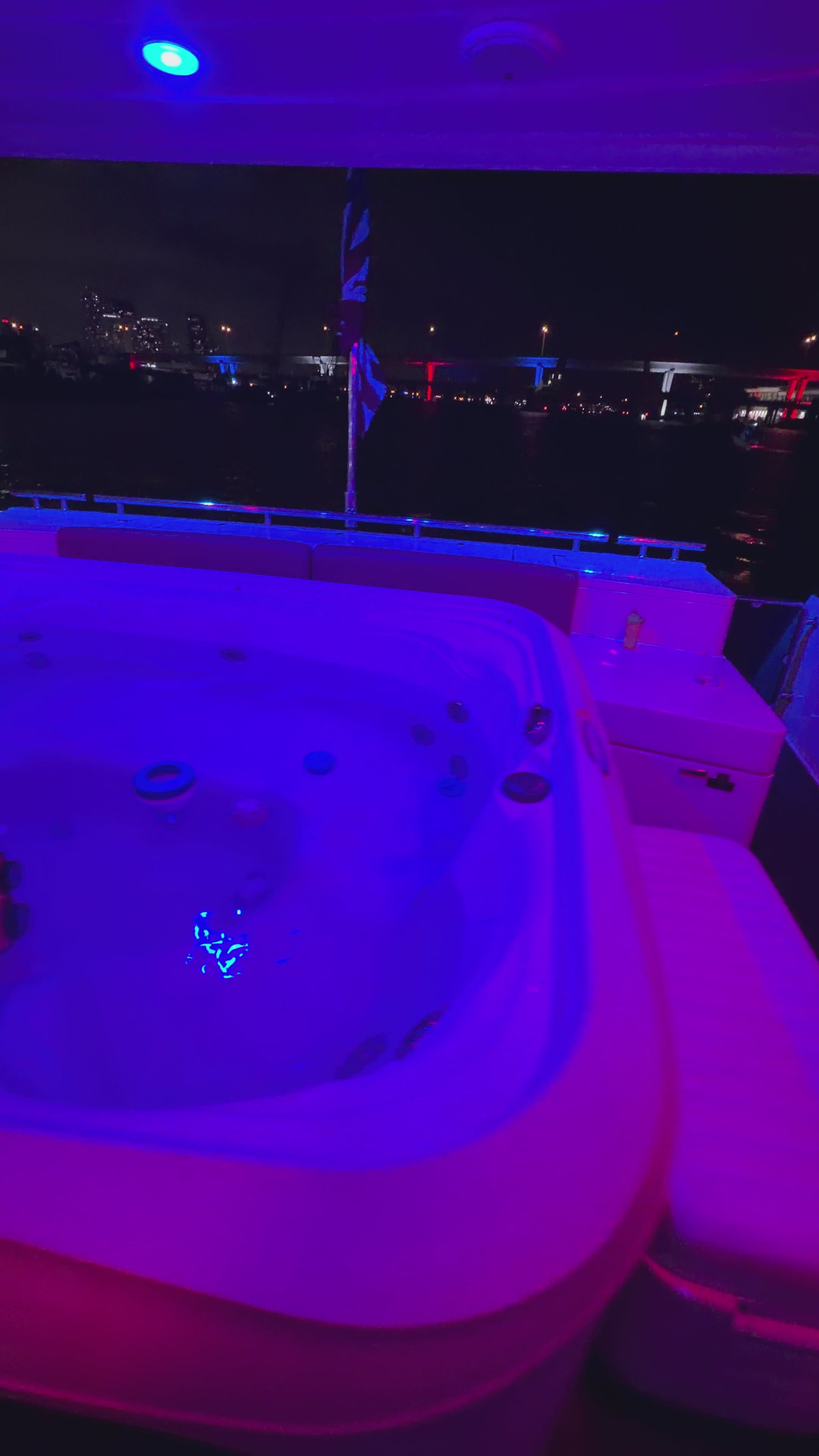 85FT Ferretti "Destiny"
