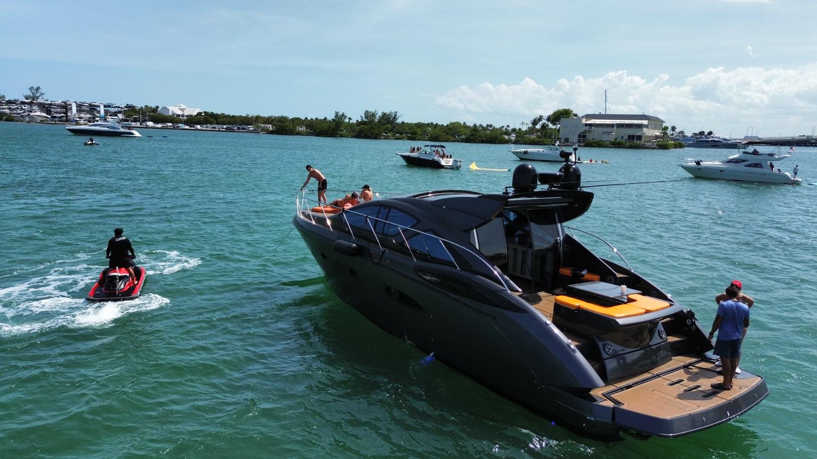 60 FT Azimut Black