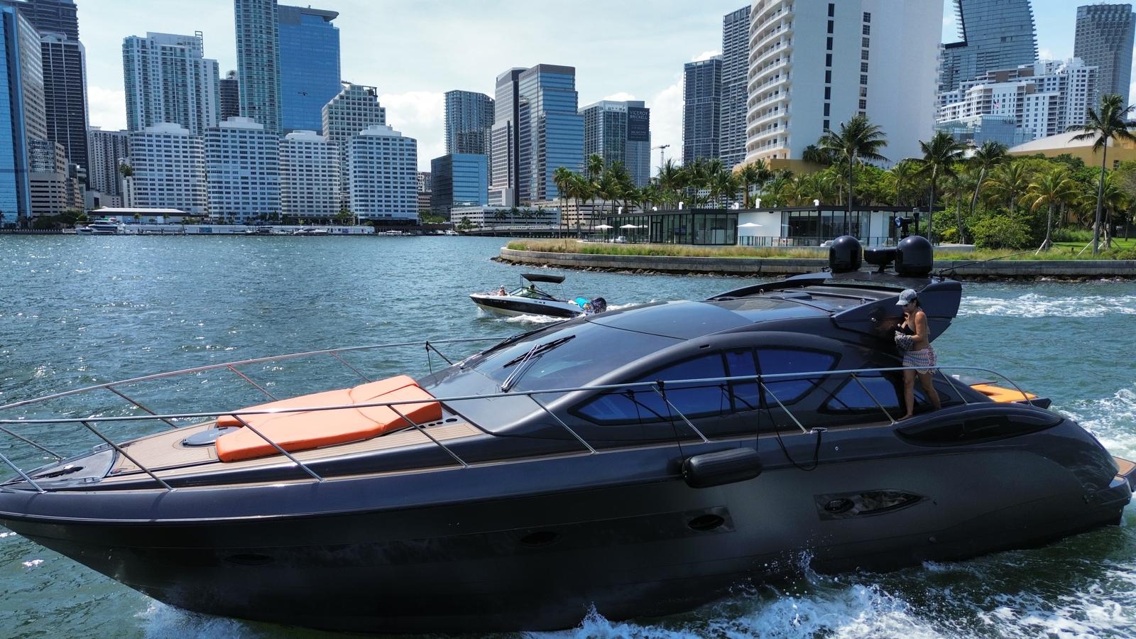 60 FT Azimut Black